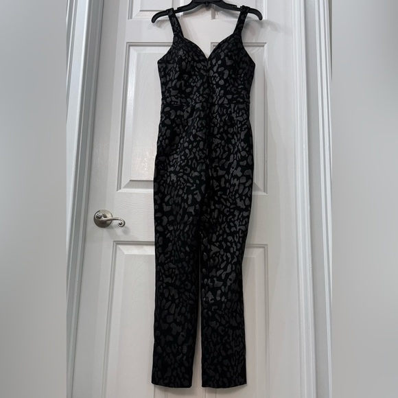 Laundry by Shelli Segal animal print jumpsuit - Picture 4 of 8